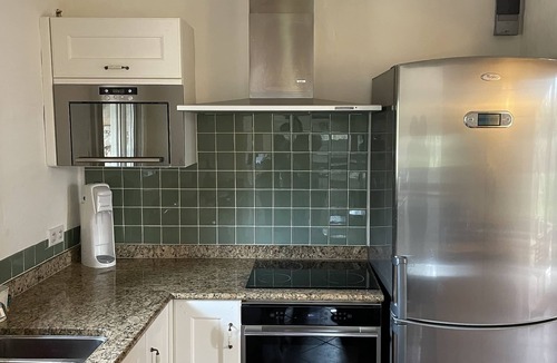 Entrecasteaux House | Stone house on 1.7 ha
