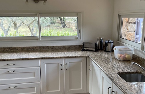 Entrecasteaux House | Stone house on 1.7 ha