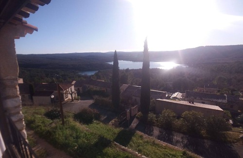 Montpezat House | Stone house with terrace and garden facing the Lake