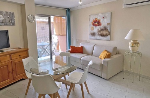 Sainte-Maxime City Centre Apartment | Studio 2/4 people - Sea view - Air conditioning - WiFi - Town centre and beach - Sainte-Maxime