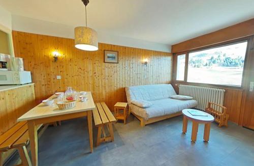 Le Grand-Bornand Apartment | Studio 4 personnes avec balcon ensoleillé au Chinaillon - FR-1-241-24