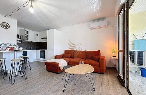 Frejus Apartment | Studio 4pers-Terrace-clim-wifi-parking