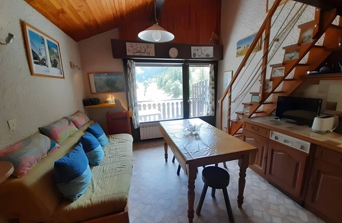 Pralognan-la-Vanoise Apartment | Studio 'Aiguille De Mey 12' with Mountain View and Balcony