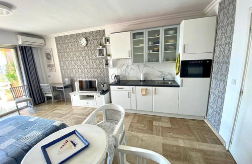 Villefranche-sur-Mer Apartment | Studio apartment with a little terrace and a panoramic view, very close to the old town