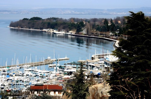 Thonon-les-Bains Apartment | Studio Apartment 'Des Arts - Centre Ville' with Wi-Fi