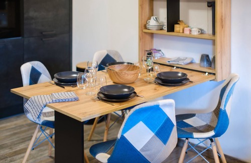 Bastide Giraud Apartment | Studio Apartment 'Cocoon Hut - Terrace - Pool' with Shared Pool, Wi-Fi and Air Conditioning
