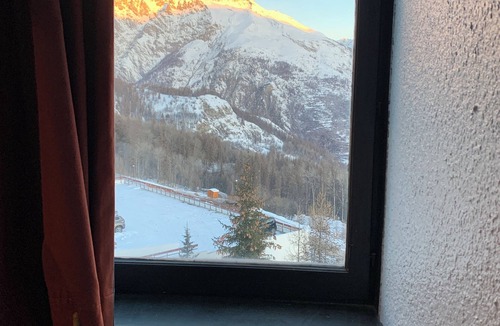 Puy-Saint-Vincent Apartment | Studio at the foot of the slopes with magnificent views