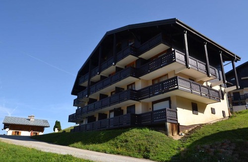 Notre-Dame-de-Bellecombe Apartment | Studio cabine ensoleillé avec balcon à 1450m - FR-1-505-19