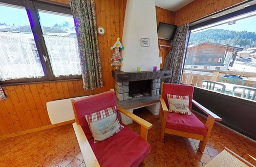 Le Chinaillon Apartment | Studio Cabin 4 Sleeps, Ski-In/Ski-Out, South-Facing Balcony, Le Grand-Bornand