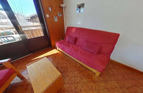 Le Chinaillon Apartment | Studio Cabin 4 Sleeps, Ski-In/Ski-Out, South-Facing Balcony, Le Grand-Bornand