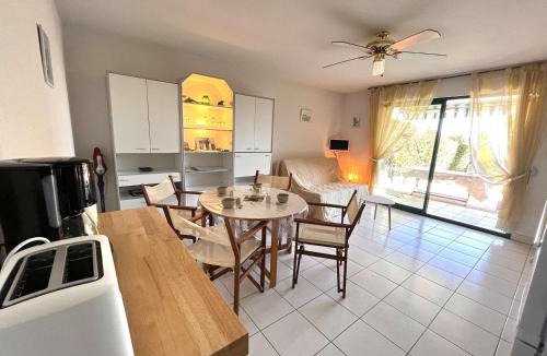 Cavaliere Apartment | Studio/Cabine à 80m de la plage avec Terrasse, Jardinet et Garage - Cavalaire - FR-1-226B-140