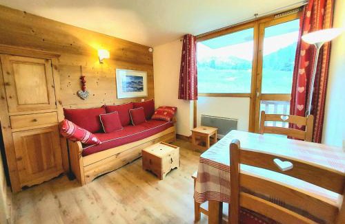 Plagne Villages Apartment | Studio-cabine rénové, balcon sud, pieds des pistes, 4 pers, Plagne Villages - FR-1-351-29