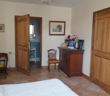 Sauzet Bed & Breakfast | Studio, chambre d'hôtes dans mas provençal