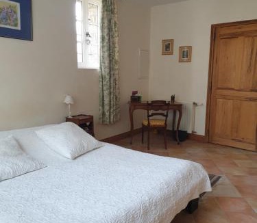 Sauzet Bed & Breakfast | Studio, chambre d'hôtes dans mas provençal