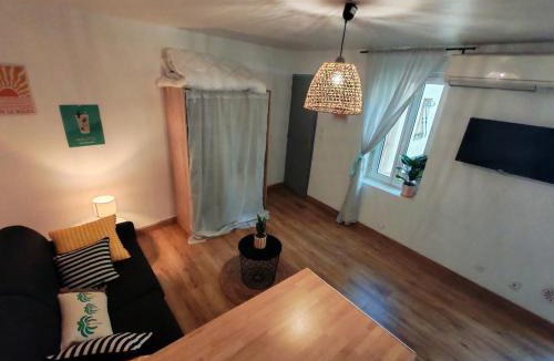 Mont Duplan Apartment | Studio climatisé avec cour à 15min du coeur de Nîmes