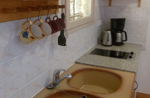 Le Luc Apartment | Studio, dans la campagne Centre Var Studio, in the countryside, Var, Provence.