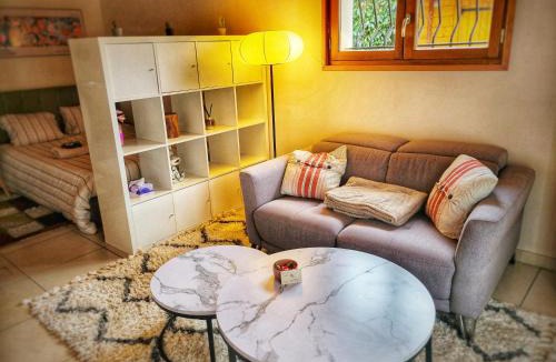 Arenthon Apartment | Studio Design 40m2 Calme avec Parking Proche Geneve et Annecy