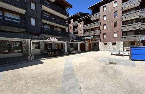 Meribel-Mottaret Apartment | Studio divisible 27m², 4 lits simples, balcon, skis aux pieds, proche commerces, Laitelet, Méribel - FR-1-355-16