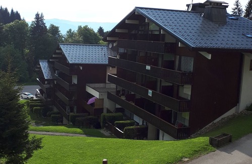 Viuz-en-Sallaz Apartment | Studio Flowers of the Alps