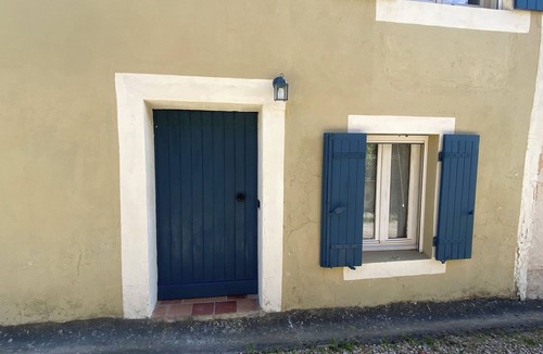 Rasteau Apartment | Studio for 2 people, ideal for a cycling trip or an active vacation