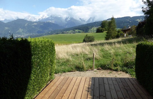 Combloux Apartment | Studio for 4, opposite ski lift, private terrace