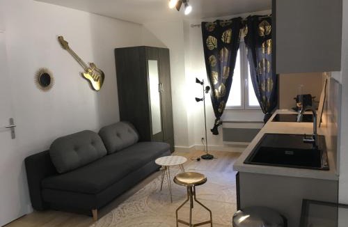 Valence Apartment | Studio hyper centre, proche gare, entrée indépendante