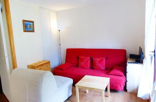 Les Contamines-Montjoie Apartment | Studio L'Enclave I et J-28 by Interhome