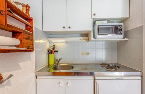 Les Contamines-Montjoie Apartment | Studio La Borgia A- B- C-11 by Interhome