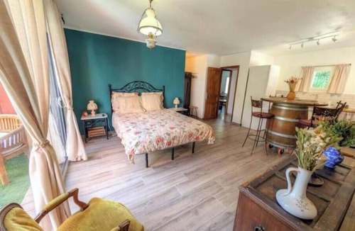 Le Cannet-des-Maures Bed & Breakfast | Studio Le Mas de Provence with pool and jacuzzi - charm and relaxation