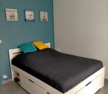 Greoux-les-Bains Apartment | Studio Le Provence 2 étoiles tout équipé, wifi, parking
