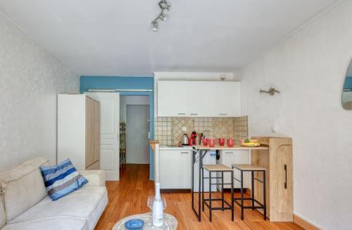 La Madrague Apartment | Studio Les Aigues Marines-72 by Interhome