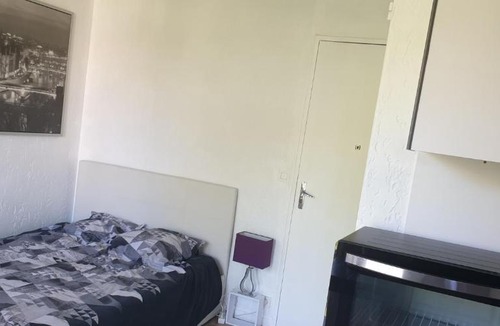 Greoux-les-Bains Apartment | Studio lou paradou residence le provence