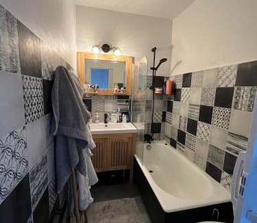 Bastide Giraud Apartment | Studio lumineux avec terrasse & piscine