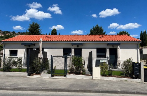 Montjuzet Apartment | Studio PavinChic, cozy & ideally located