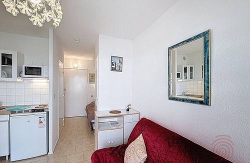 Lamalou-les-Bains Apartment | Studio pets allowed - 2 guests. Garden nearby