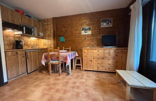 La Chapelle-d'Abondance Apartment | Studio près des pistes avec balcon! - FR-1-692-67