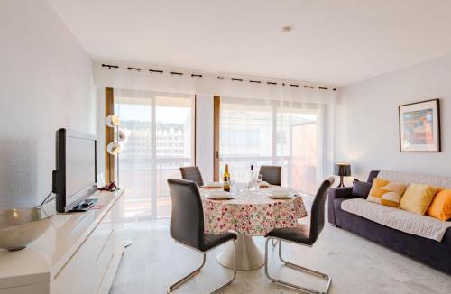 Sainte-Maxime City Centre Apartment | Studio Résidence Azur-3 by Interhome