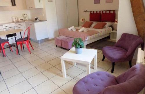 Neris-les-Bains Apartment | Studio Revy 3 - Coeur de Ville