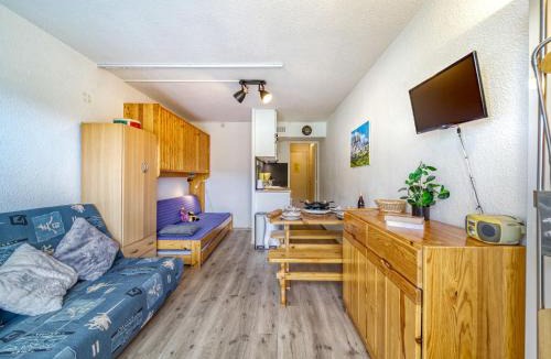 Le Corbier Apartment | Studio Soyouz Vanguard-63 by Interhome