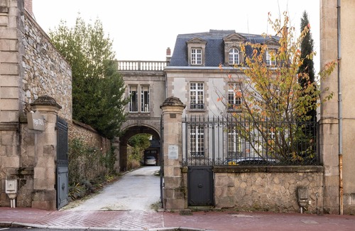 Limoges Apartment | Studio-Superior-Ensuite with Shower-Garden view-Studio plain pied