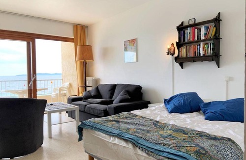 Cavaliere Beach Apartment | Studio sur plage Cavalière avec terrasse, 1er étage, 2 couchages - FR-1-251-80