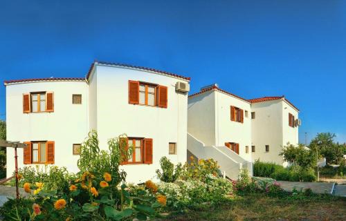 Marathokampos Apartment | Studios Calvinos