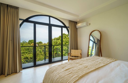 Jimbaran Villa | Stunning 3BR Villa Rooftop Pool 3min to Beach Balangan