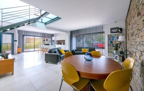 Allauch House | Stunning Home In Allauch