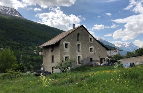 Forville Apartment | stunning, light, bright studio apartment - Briancon/Serre Chevalier - sleeps 4