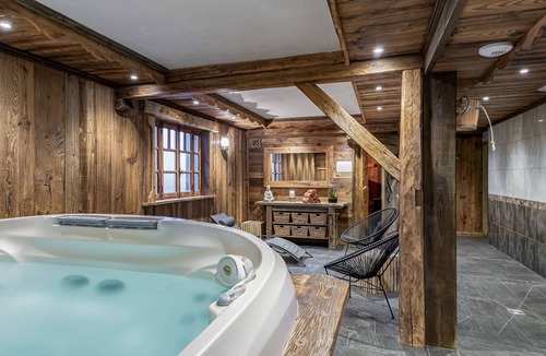 Le Praz Ski Chalet | Stunning luxury chalet in Courchevel Le Praz