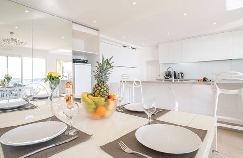 Guerrevieille Villa | Stunning private villa for 6 people with A/C, WIFI, private pool, TV and terrace