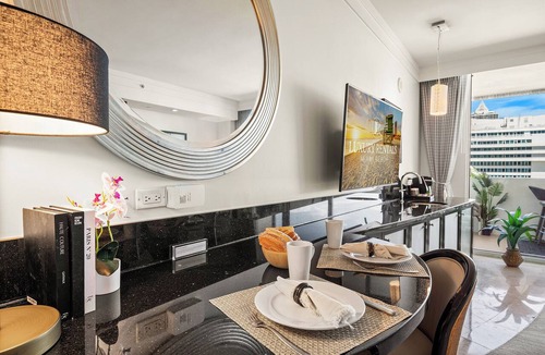 Mid Beach Condo | Stunning Private Studio at Fontainebleau Sorrento - 802