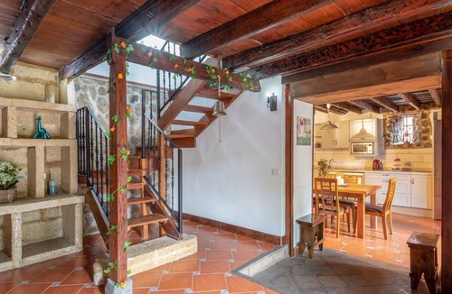 Los Gomez House | Stunning private villa for 8 guests with WIFI, private pool, TV, patio and panoramic view