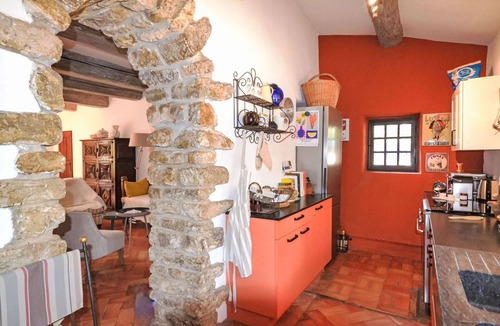 Menerbes House | Stunning private villa for 6 guests with private pool, WIFI, TV, terrace and panoramic view